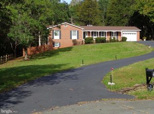 6474 Glouchester St, Warrenton, VA 20187