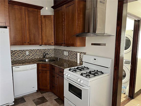 4th image of 4538 Camp St