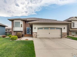 2213 S Ollerich Ave, Sioux Falls, SD 57106