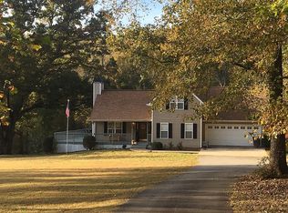 312 Wild Horse Cove Cir, Cleveland, GA 30528