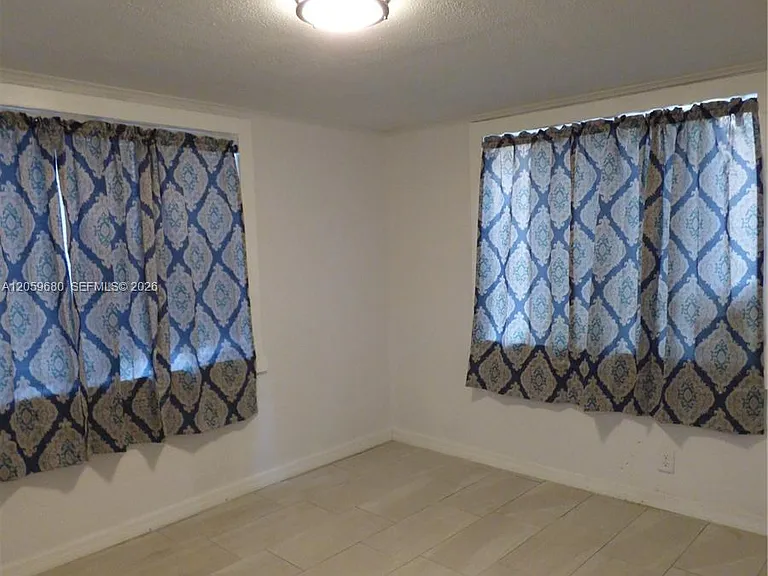 1135 E Voorhis Ave — Photo 7