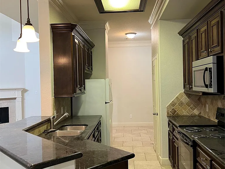 2865 Westhollow Dr #70 — Photo 2
