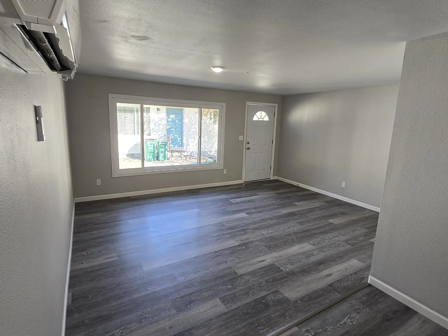 2426 White Ave — Photo 2