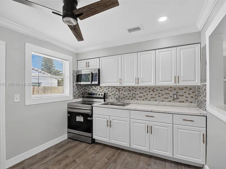 824 Bayberry Dr #824 — Photo 5