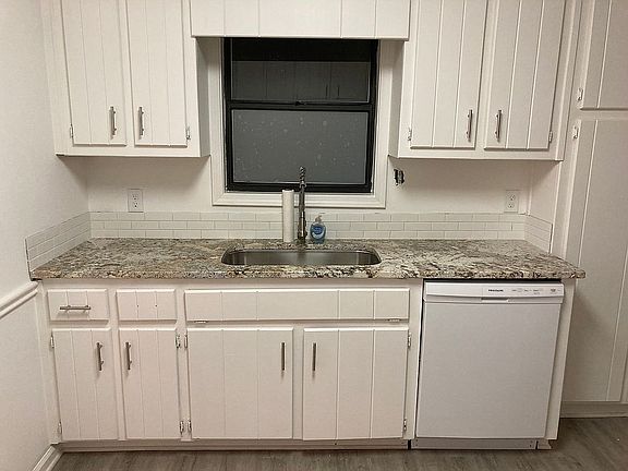 Kitchen with new granite