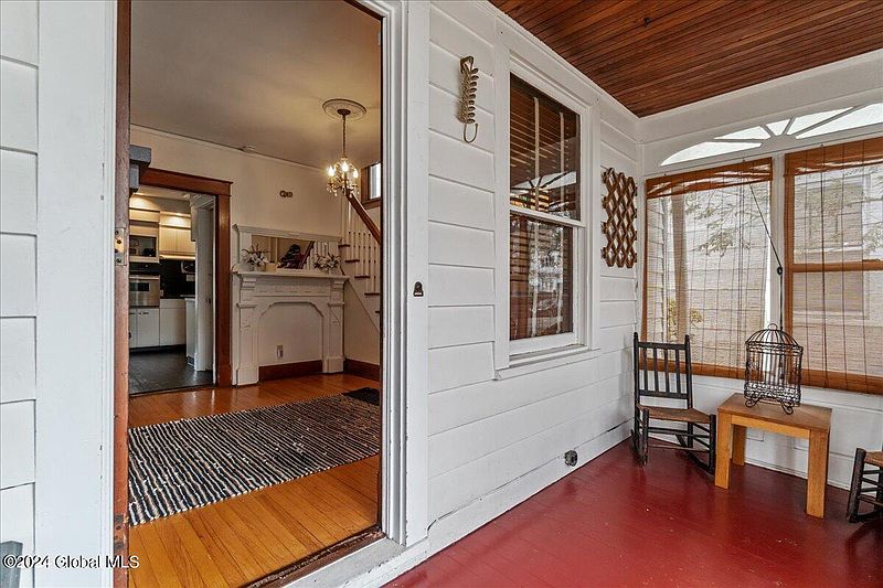 4th image of 128 Benson Street