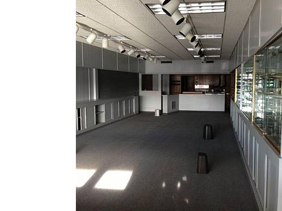 3rd image of 4356 Division Ave S