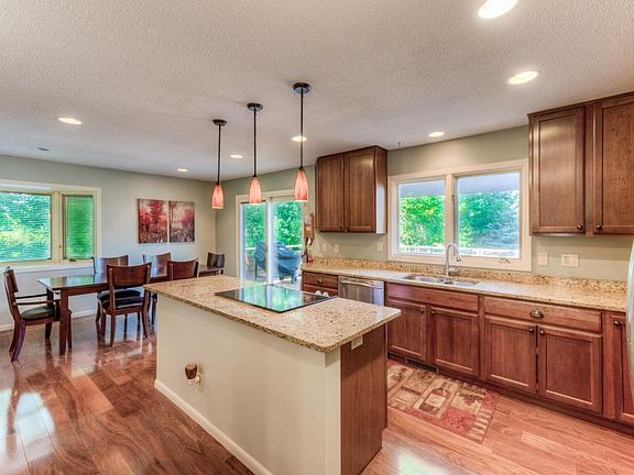 5th image of 67 Birnamwood Dr