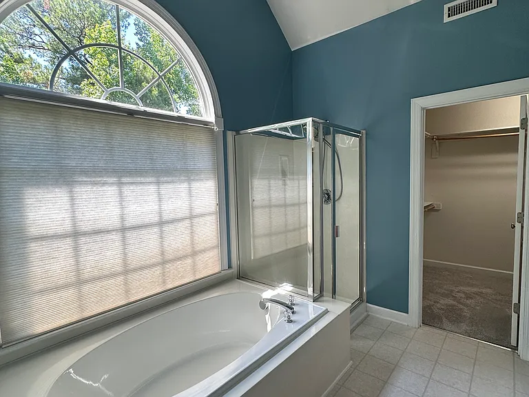 717 Bluffcreek Dr — Photo 21