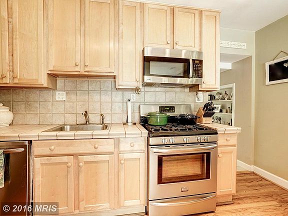 4th image of 3920 Ashwood Pl