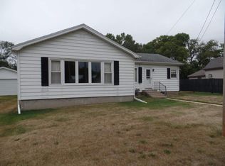 112 N Etnyre Ave, Oregon, IL 61061
