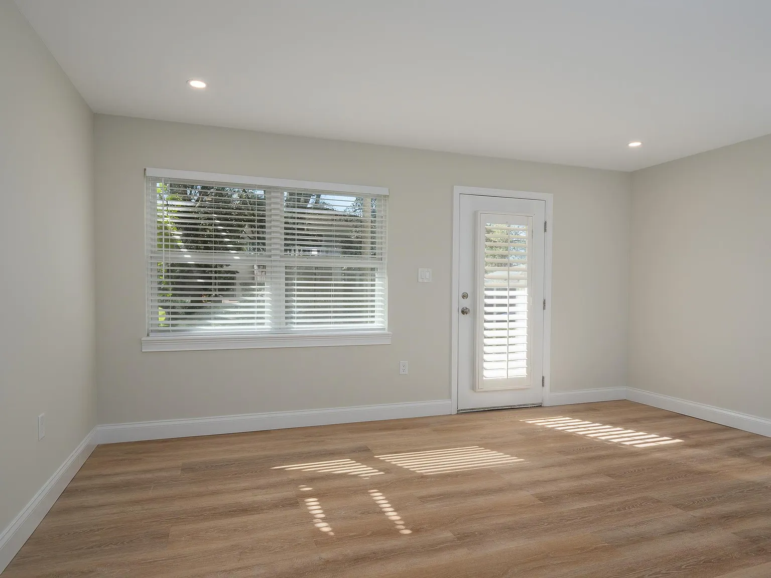 2 bed, 840 sqft, $1,915 — Photo 3