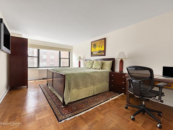 4th image of 301 E 64th St #11EF