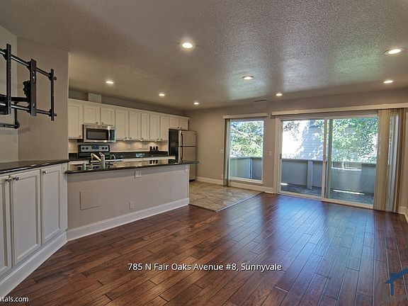 3rd image of 785 N Fair Oaks Ave APT 8