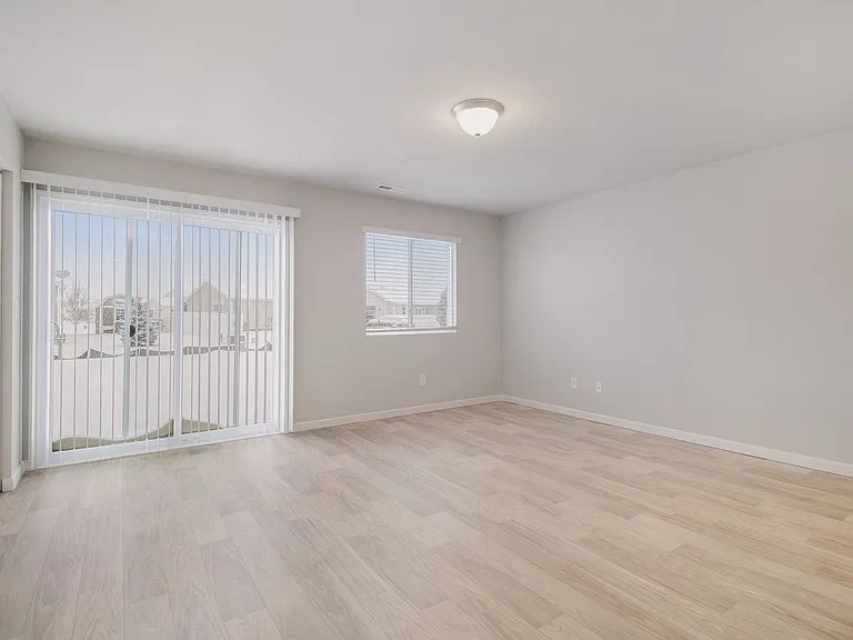 1257 Baker St — Photo 7