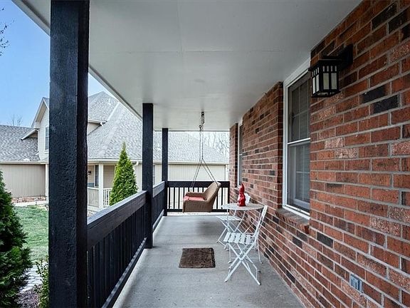 3rd image of 11319 N Holly St