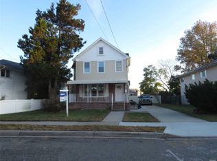 314 E Columbia St, Hempstead, NY 11550