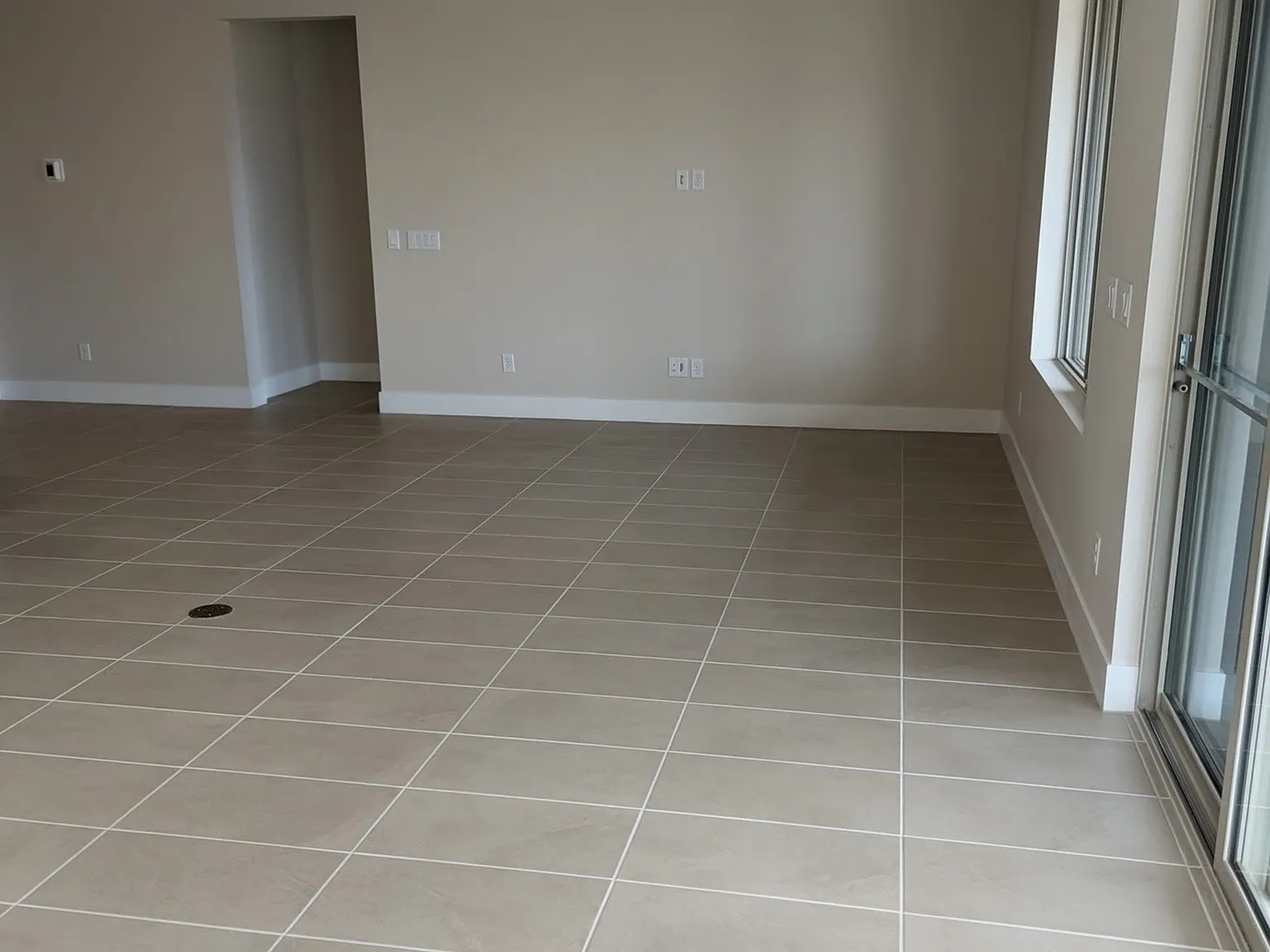 2 bed, 1865 sqft, $2,240 — Photo 3