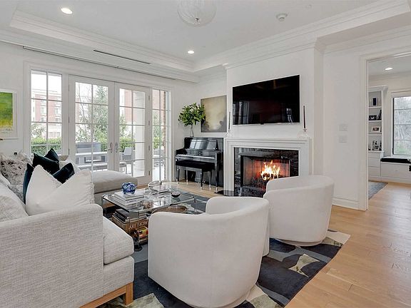2nd image of 2000 Royal Ct
