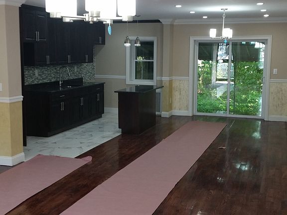 2nd image of 208 St