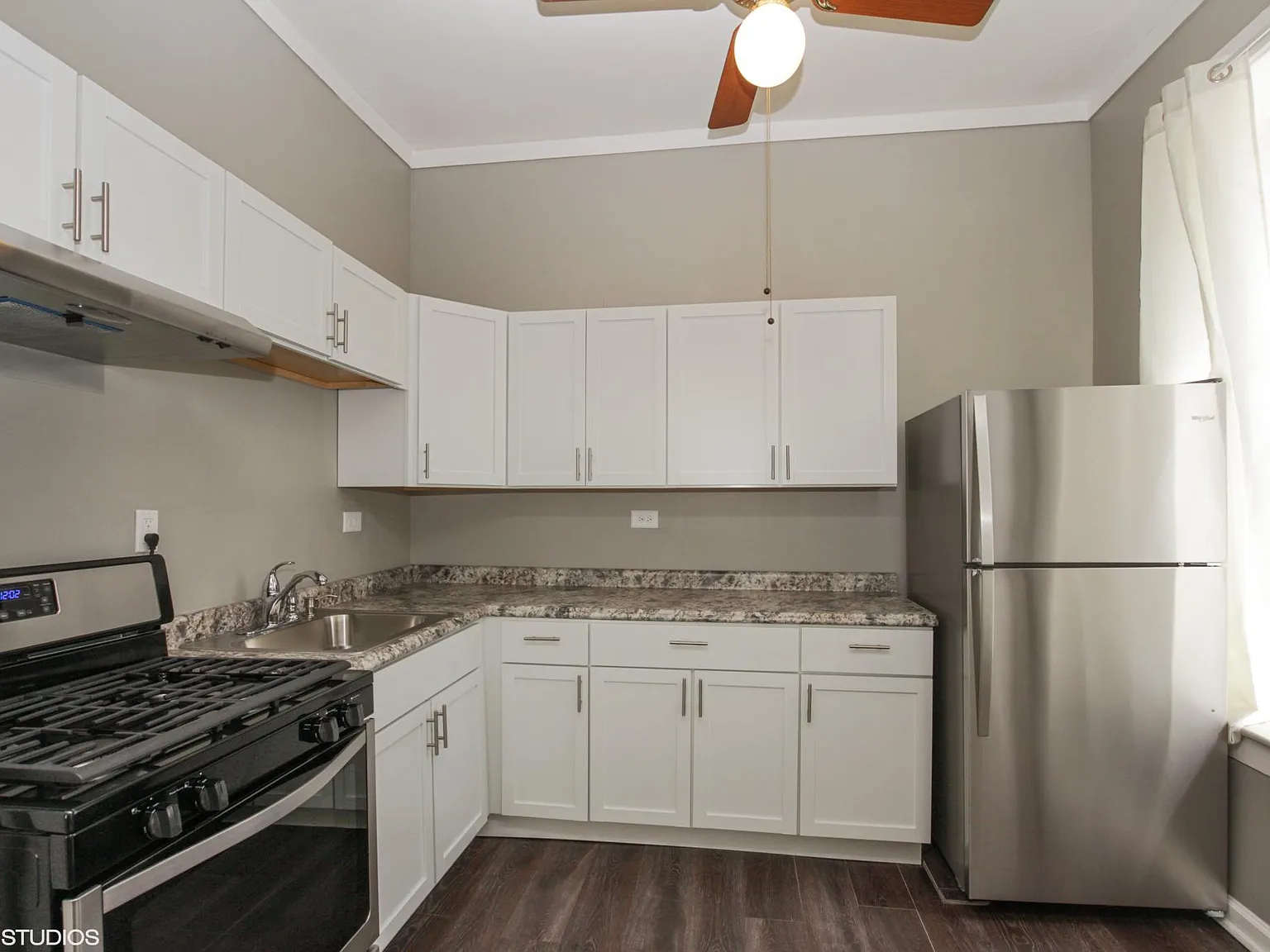 600 N Broadway St — Photo 2