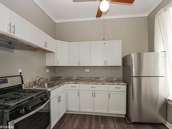2nd image of 600 N Broadway St Unit 3