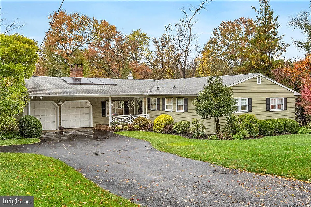 150 Leabrook Ln photo 1