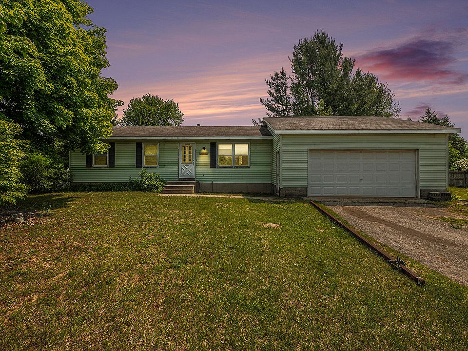1st image of 12470 Long Lake Dr