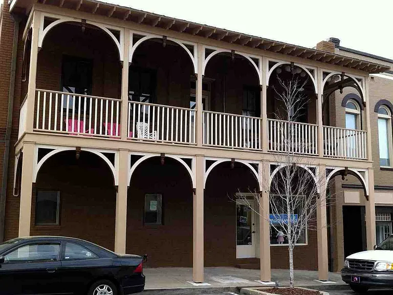 115 S 8th St #201 — Photo 2
