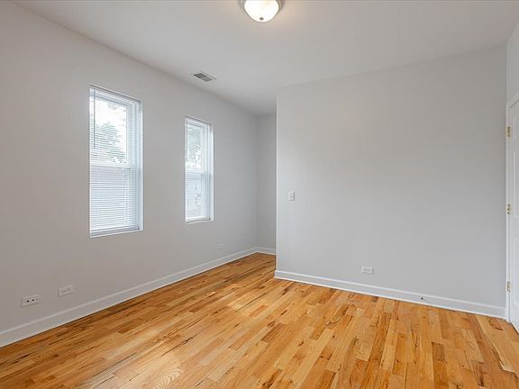 2nd image of 1234 W 49th Pl #2R
