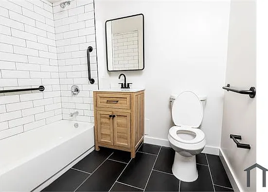 16 Wade Sq #7E — Photo 6