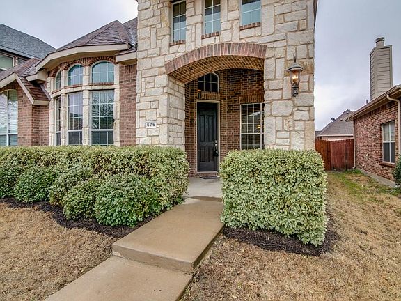 3rd image of 676 Crockett Dr