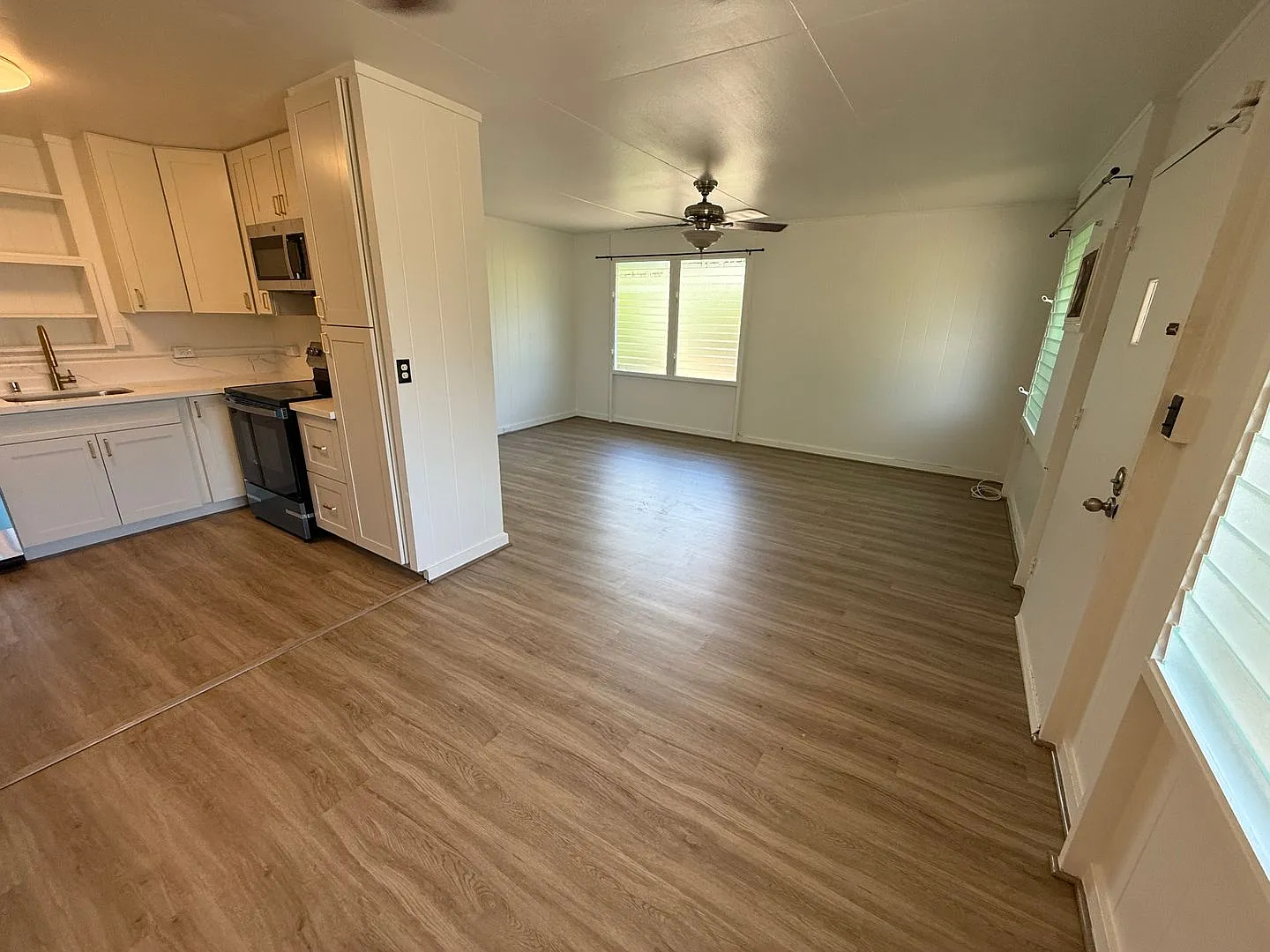 Fully Renovated 3-Bedroom Home with AC & Large Yard Pet Friendly! — Photo 3