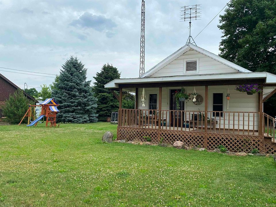 2 Bedroom 1 Bath home with 2 car detached garage