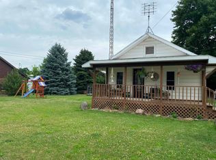 409 2nd St, Howe, IN 46746