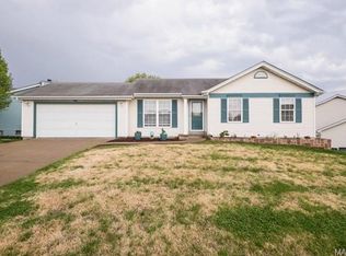 8 Royalltrail Ct, O'Fallon, MO 63368
