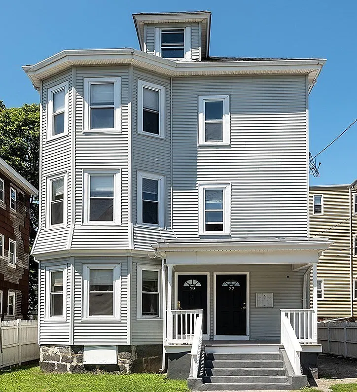 77 Nightingale St — Photo 2