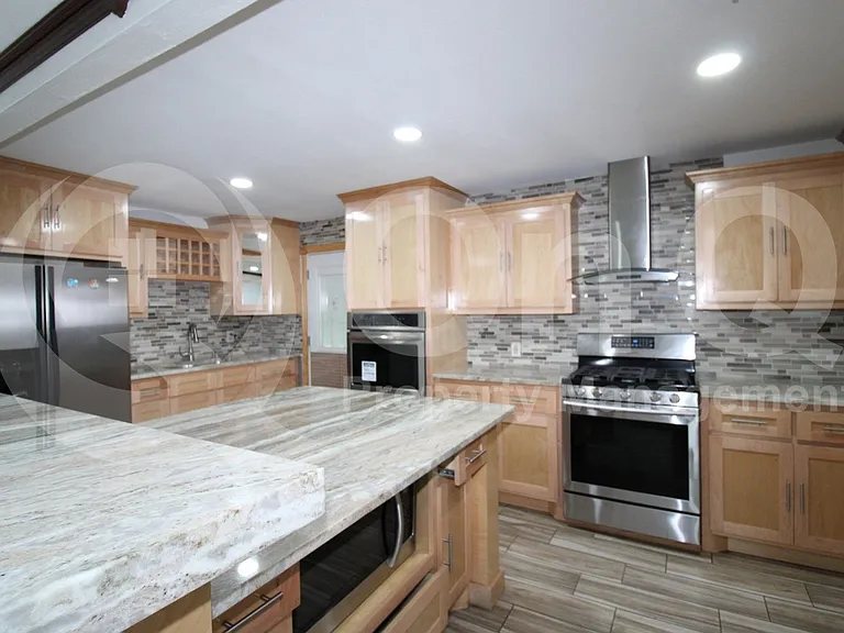 17 Macarthur Dr #A — Photo 8