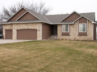 131 N Redbud Ct, Valley Center, KS 67147