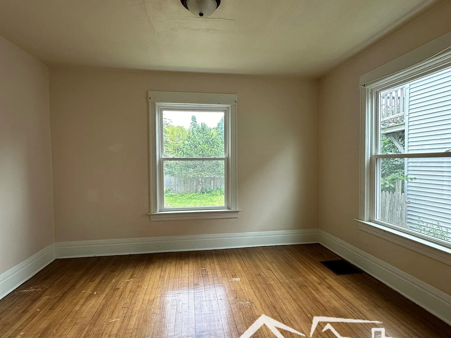 1309 Hawthorne Avenue - Lower — Photo 2