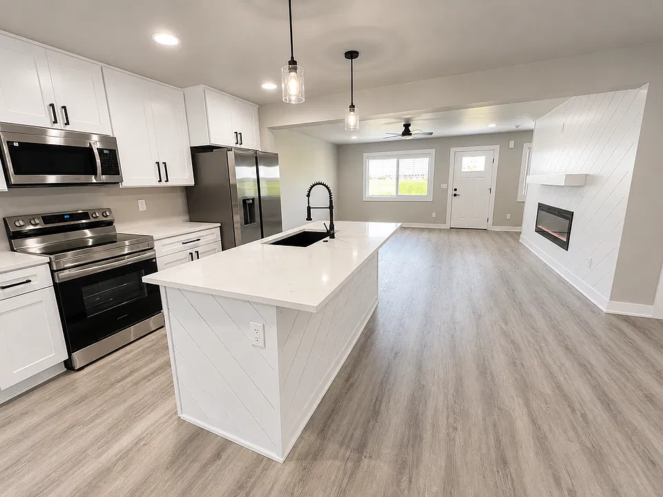 14433 Springbrook Trl