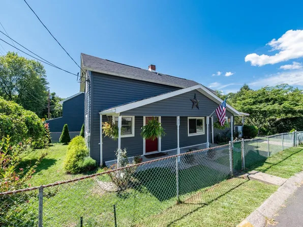 1477 Center Hill Ave, Star City, WV 26505