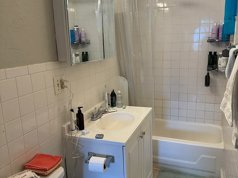 38 Bond St #2F — Photo 16