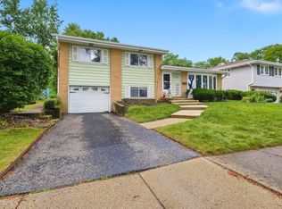 842 S School St, Lombard, IL 60148