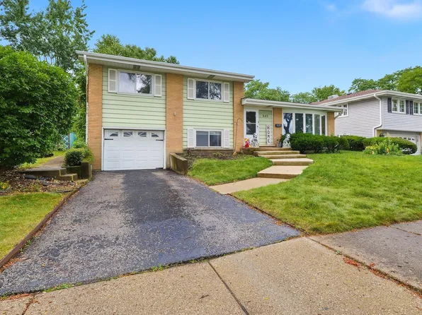 842 S School St, Lombard, IL 60148