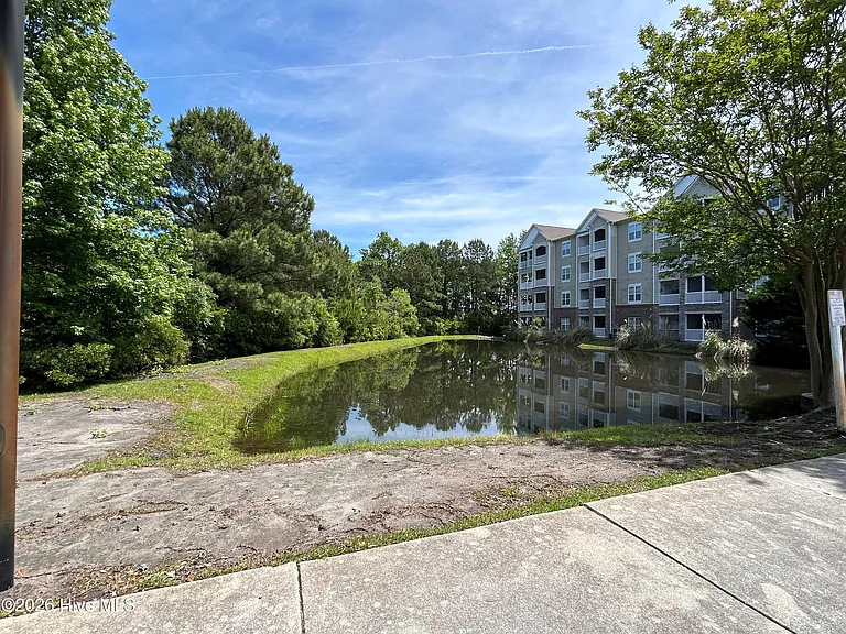 300 Gateway Dr #325 — Photo 29