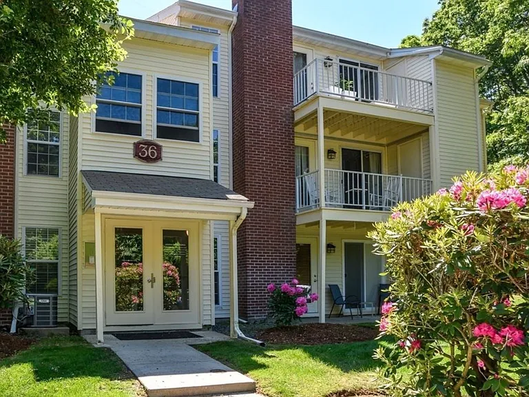 36 Walden Dr #19 — Photo 2