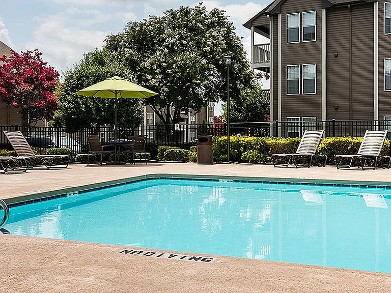 Savannah Place — Photo 11