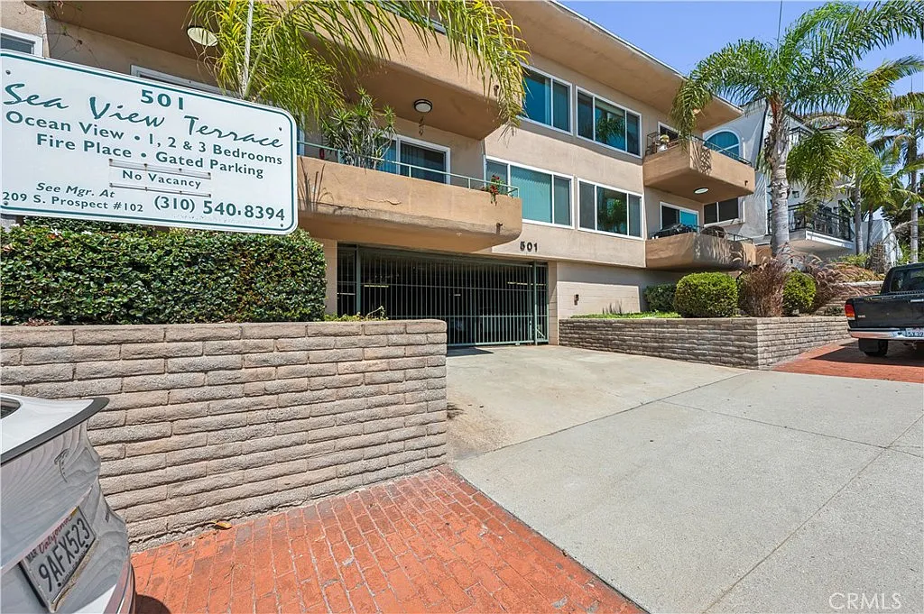 2 bed, 973 sqft, $3,895 — Photo 1