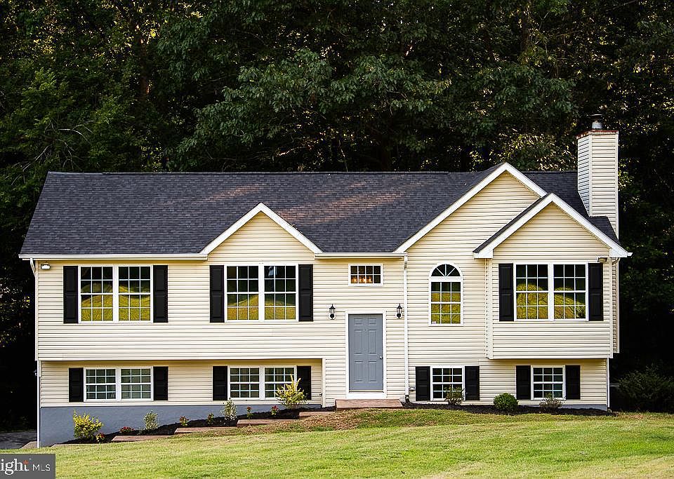 1st image of 28975 Christopher Ct